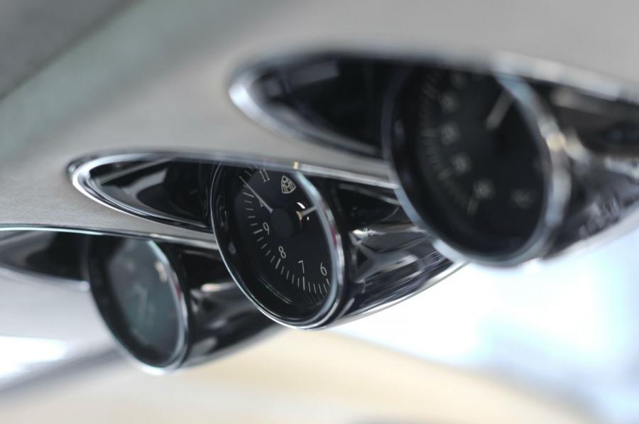 Детали интерьера Maybach 57S Coupe by DC Dream Cars (W240) 2015 года  (фото 22 из 30)